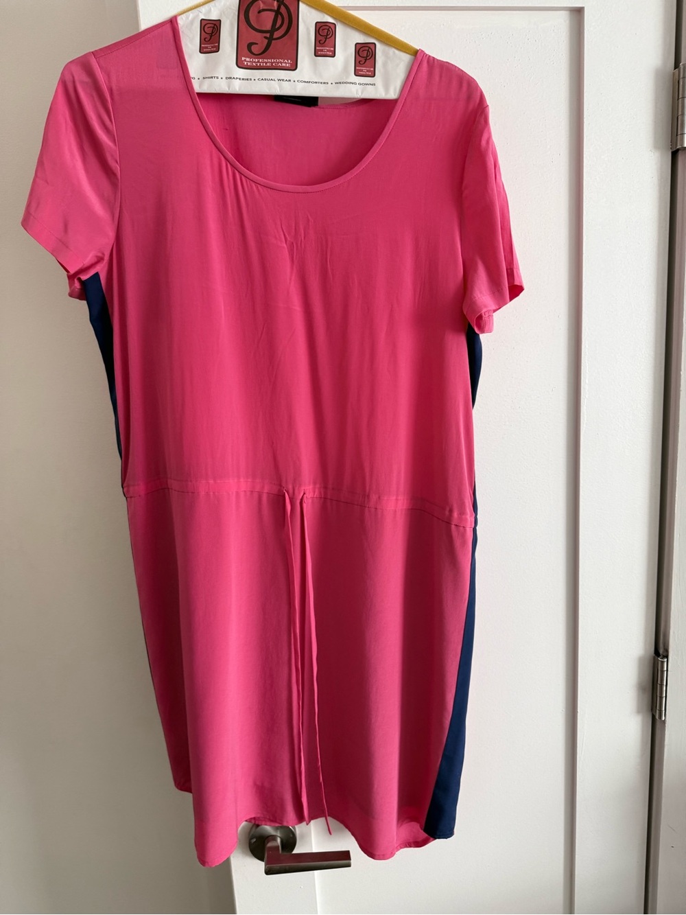 DKNYC Hot Pink Short Sleeve Scoop Neck Tunic with Navy Side Panels